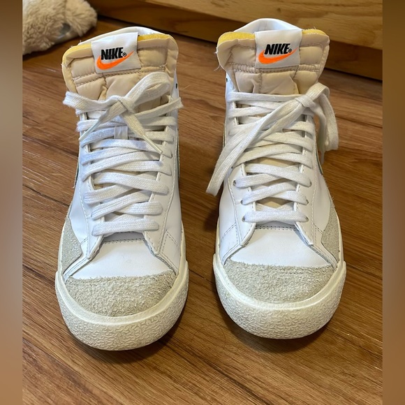 Nike Blazers - Picture 5 of 5